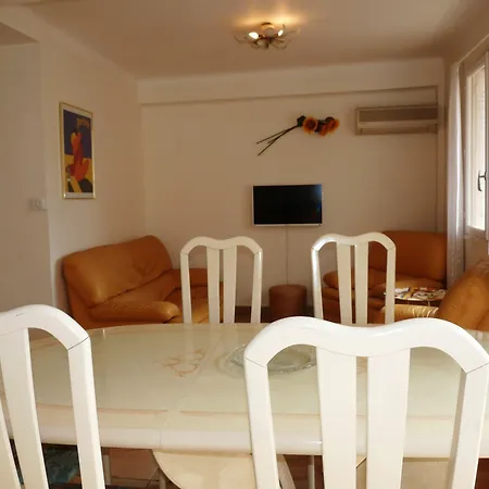 Bougainvillees Apartmán